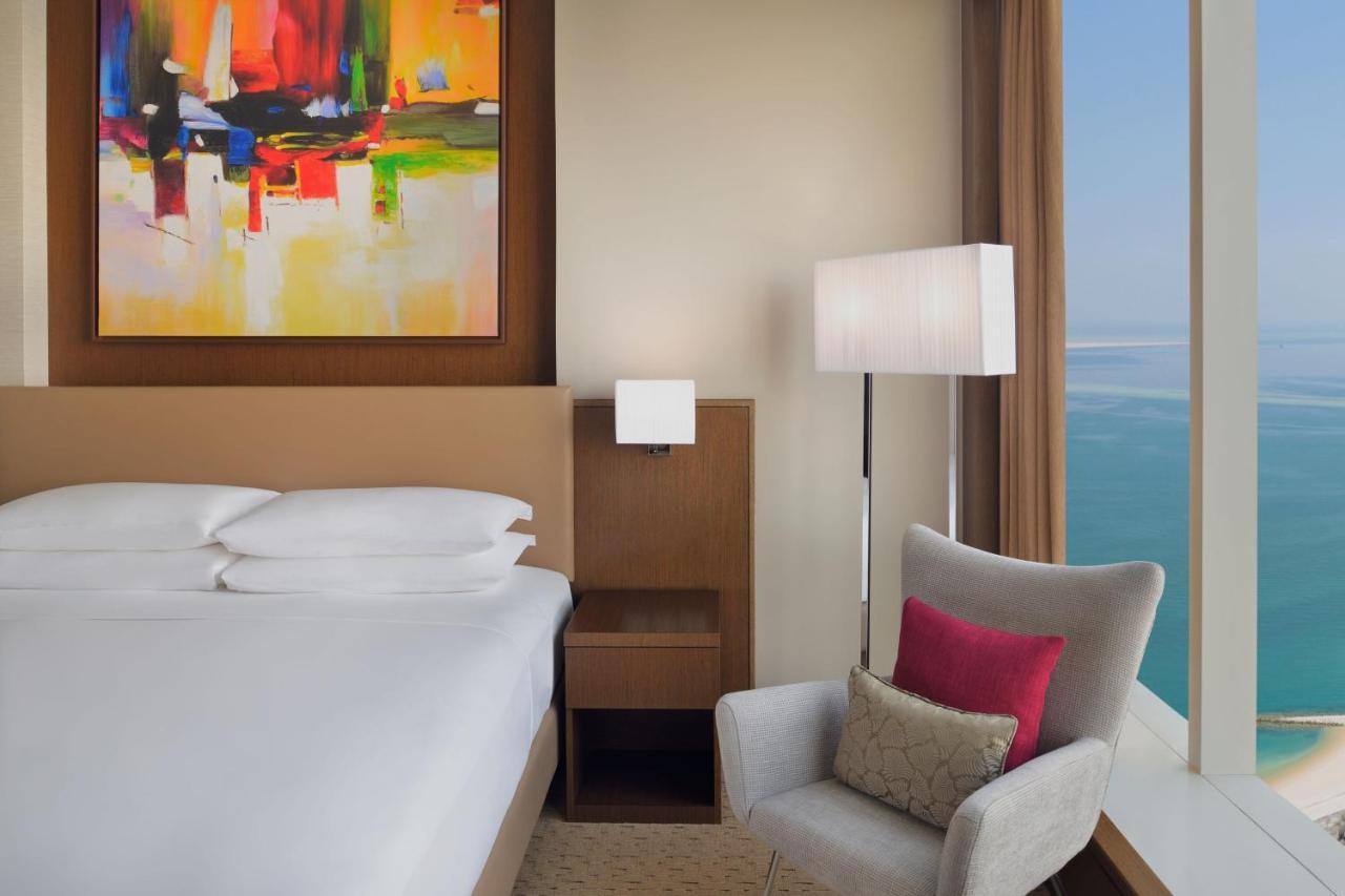 Delta Hotels By Marriott City Center Ad-Dauha Zewnętrze zdjęcie A bedroom at the Atlantis Paradise Island